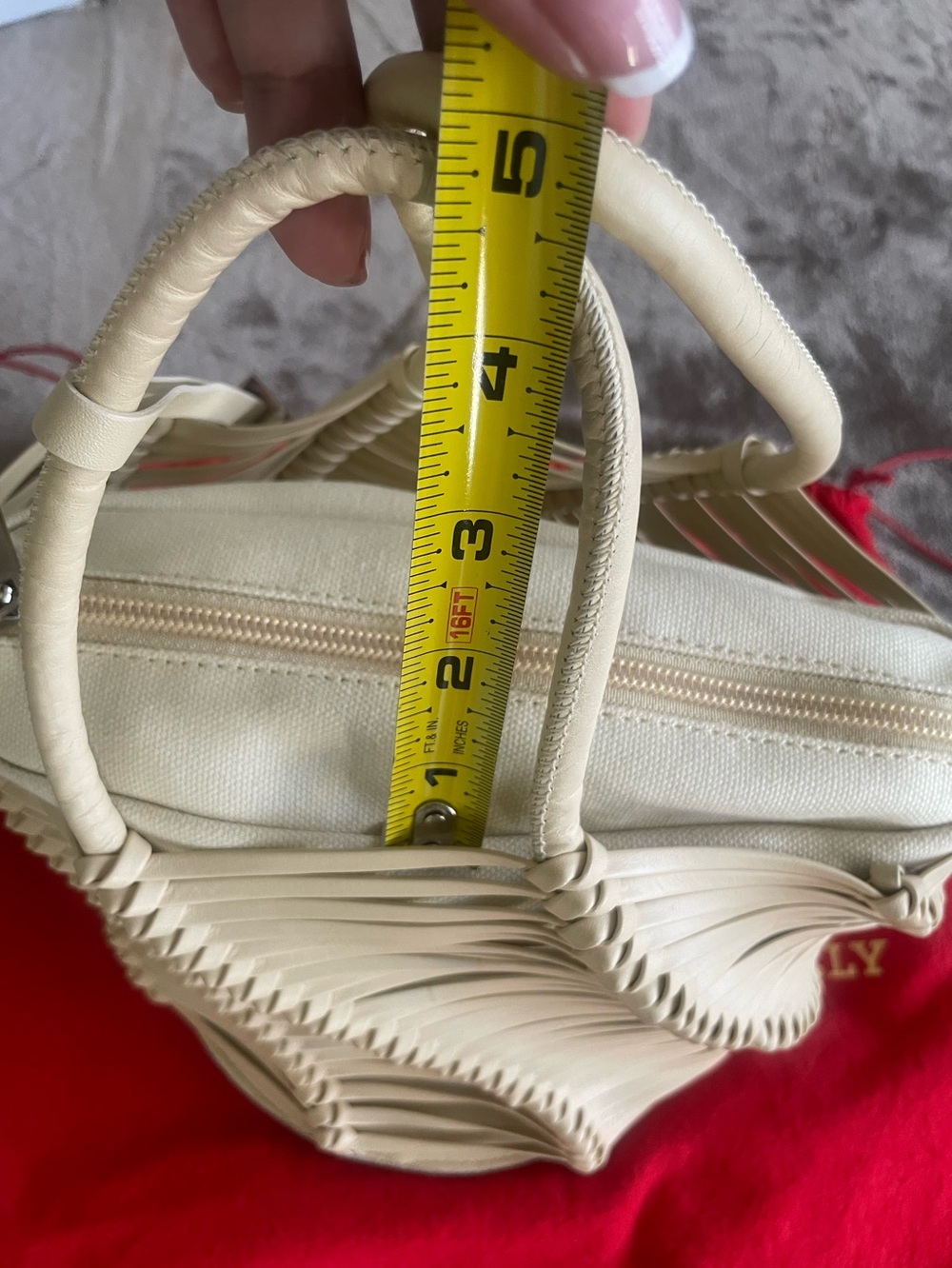 Bally – Cream Leather Cage Bucket Bag Set – Canvas Pouch & Leather Case – Medium - Picture 9 of 17